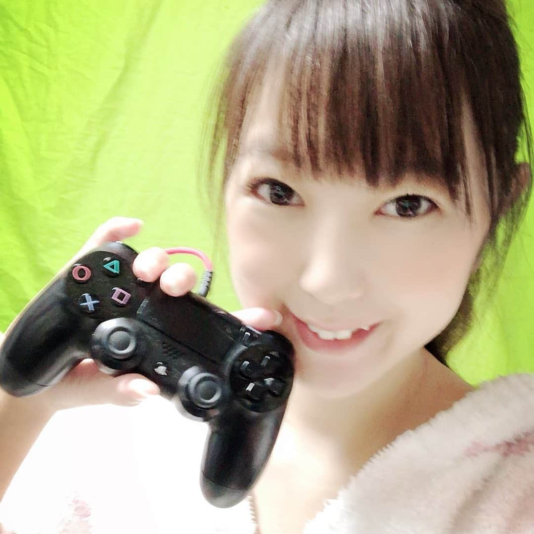 小倉遥さんのインスタグラム写真 - (小倉遥Instagram)「#P5R 【今日の配信予定  Today's stream schedule】 20:00頃を予定しています。 I plan to stream games starting around 8PM JST @ http://twitch.tv/ogura_haruka . Twitch URLはProfileから飛べまーす . . . . . . . . #ゲーム #ゲーム実況 #ゲーム女子 #配信者 #アイドル配信 #Youtube #twich  #八重歯 #twichgamer #グラドル配信 #生配信 #顔出し配信 #APEX #DbD #PS4 #streamergirls #followme #小倉遥 #oguraharuka」11月5日 19時17分 - haruka_ogura