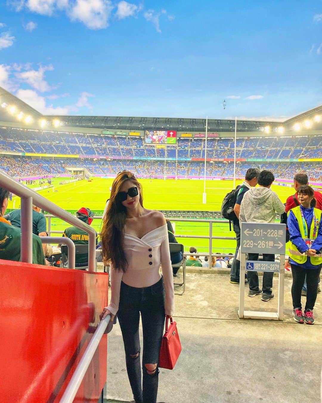 kailynne Zhangのインスタグラム：「first time rugby game experience」