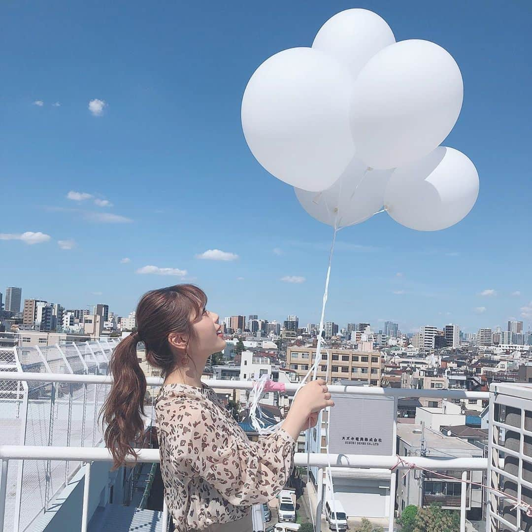 渋谷凪咲さんのインスタグラム写真 - (渋谷凪咲Instagram)「風船さん、どこにも行かないで〜🎈 . . まだ早まらないで！ . 明日が、新曲『#初恋至上主義』発売日やから 焦らず待とうねっ☺️🤝🌼 . . #ちなみに今日は #初恋至上主義 #フラゲ日です！ #一足先にゲットするのもよし！ #でも明日は絶対ゲットしなきゃ、、、ダメっ☺️☝️ #ですっ♪ . . #NMB48 #大阪　#アイドル　#風船　#いっぱい　#夢いっぱい！」11月5日 19時44分 - nagisa_nikoniko