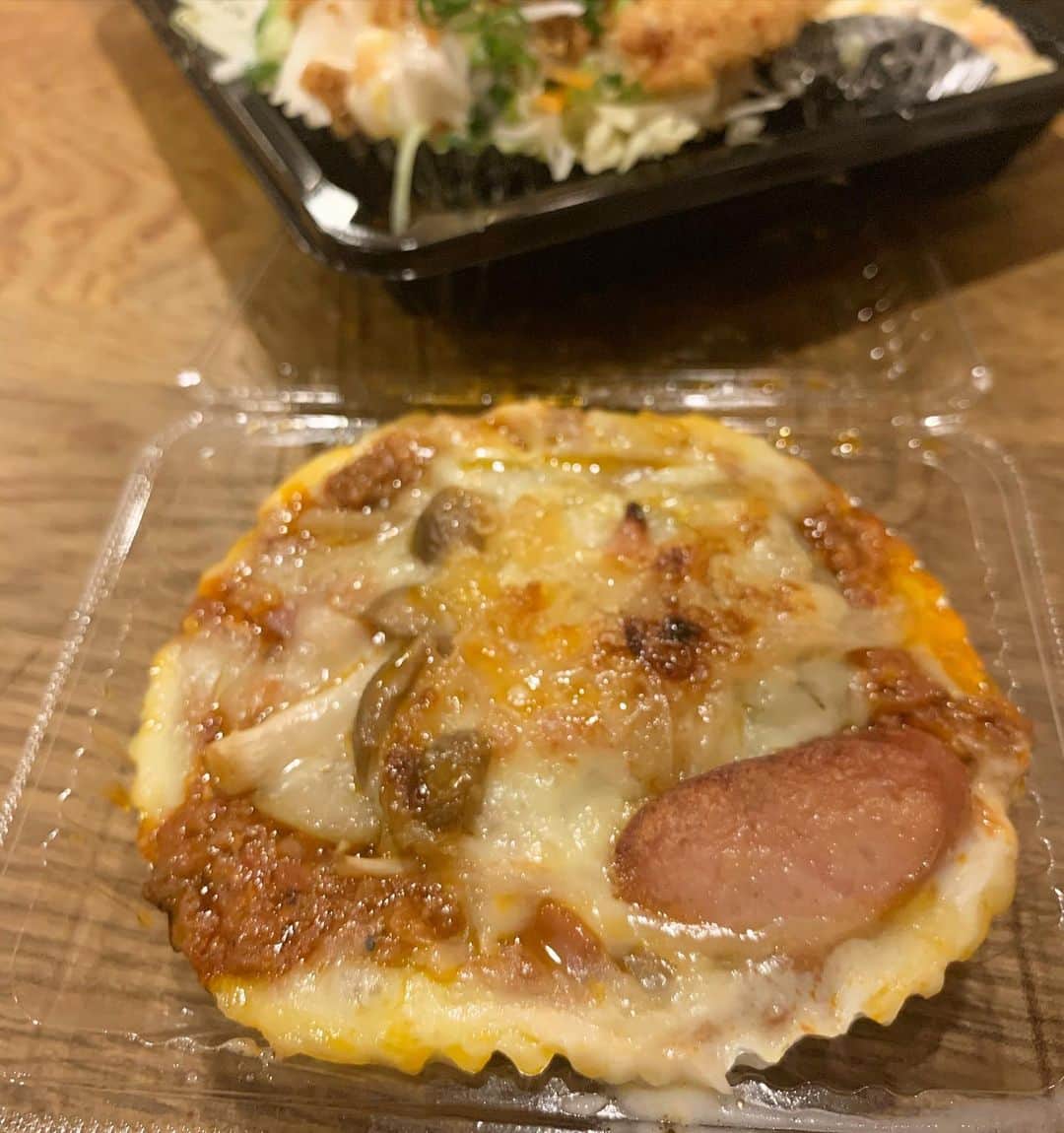 安野勇太のインスタグラム：「レコーディングが始まった。初日。私はグラタンを食すのであった。最高である。 #HAWAIIAN6 #HW6_TBIR」