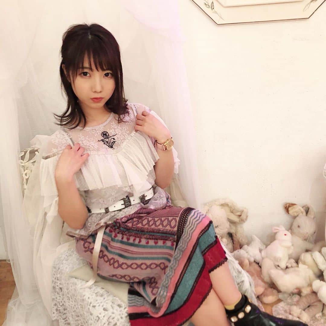 戸田真琴さんのインスタグラム写真 - (戸田真琴Instagram)「#rurumu2020ss  濃いめのピンクが多くてすごく好きだな〜と思った！このスカート買ったよ」11月5日 20時00分 - toda_makoto