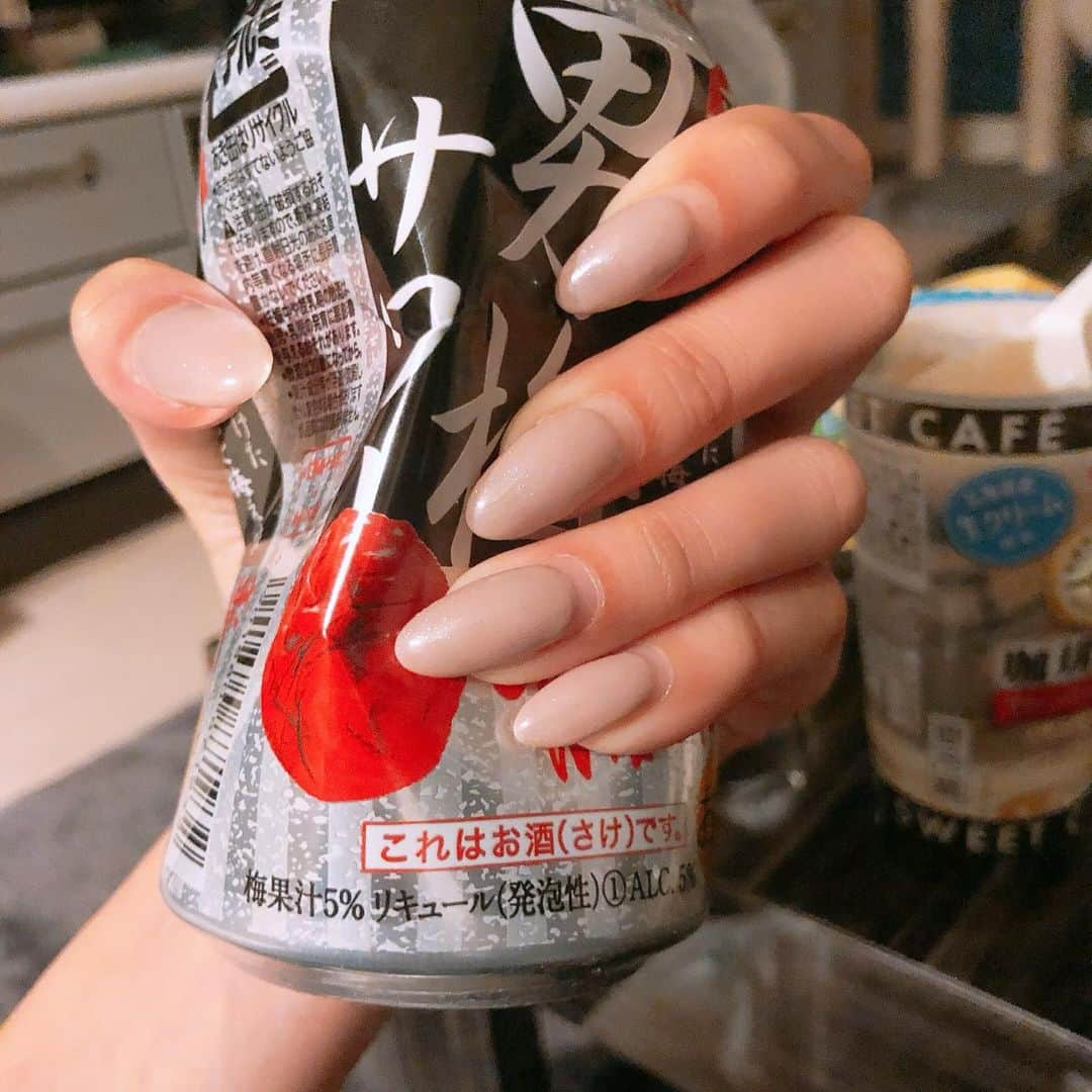 関あいかさんのインスタグラム写真 - (関あいかInstagram)「伸びかけだけど 今回も良き色 #nail」11月6日 5時30分 - aika__seki