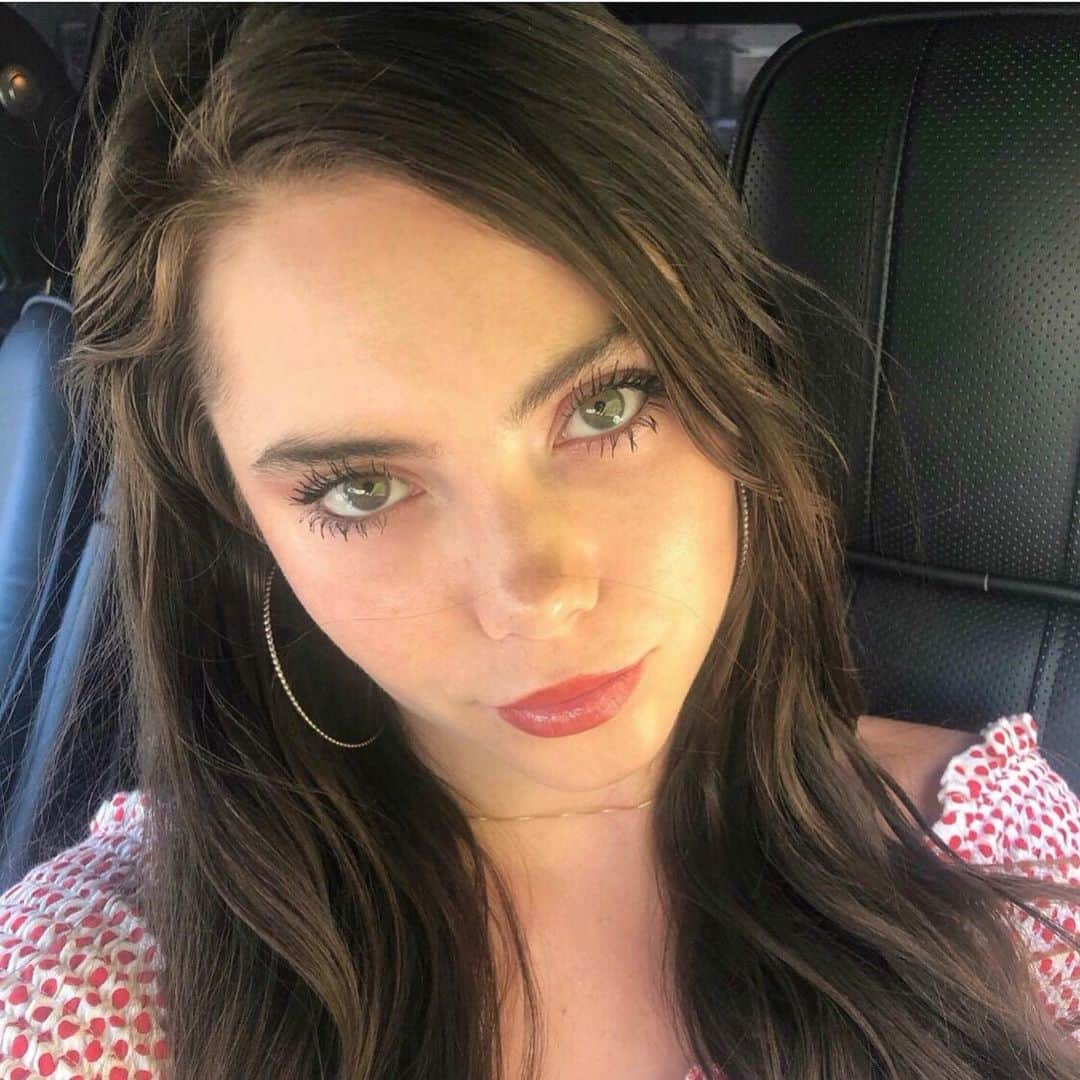 マッケイラ・マロニーさんのインスタグラム写真 - (マッケイラ・マロニーInstagram)「pleassse 🍒」11月6日 5時32分 - mckaylamaroney