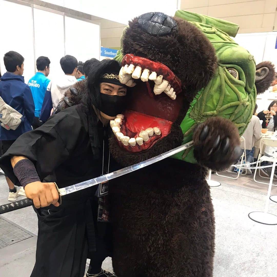 メロン熊【公式】さんのインスタグラム写真 - (メロン熊【公式】Instagram)「この前大阪行ってきたの〜！ 告知するの、忘れてたあ〜ごめん〜  #メロン熊 #ツーリズムエキスポ #大阪」11月5日 21時54分 - yubarimelonkuma