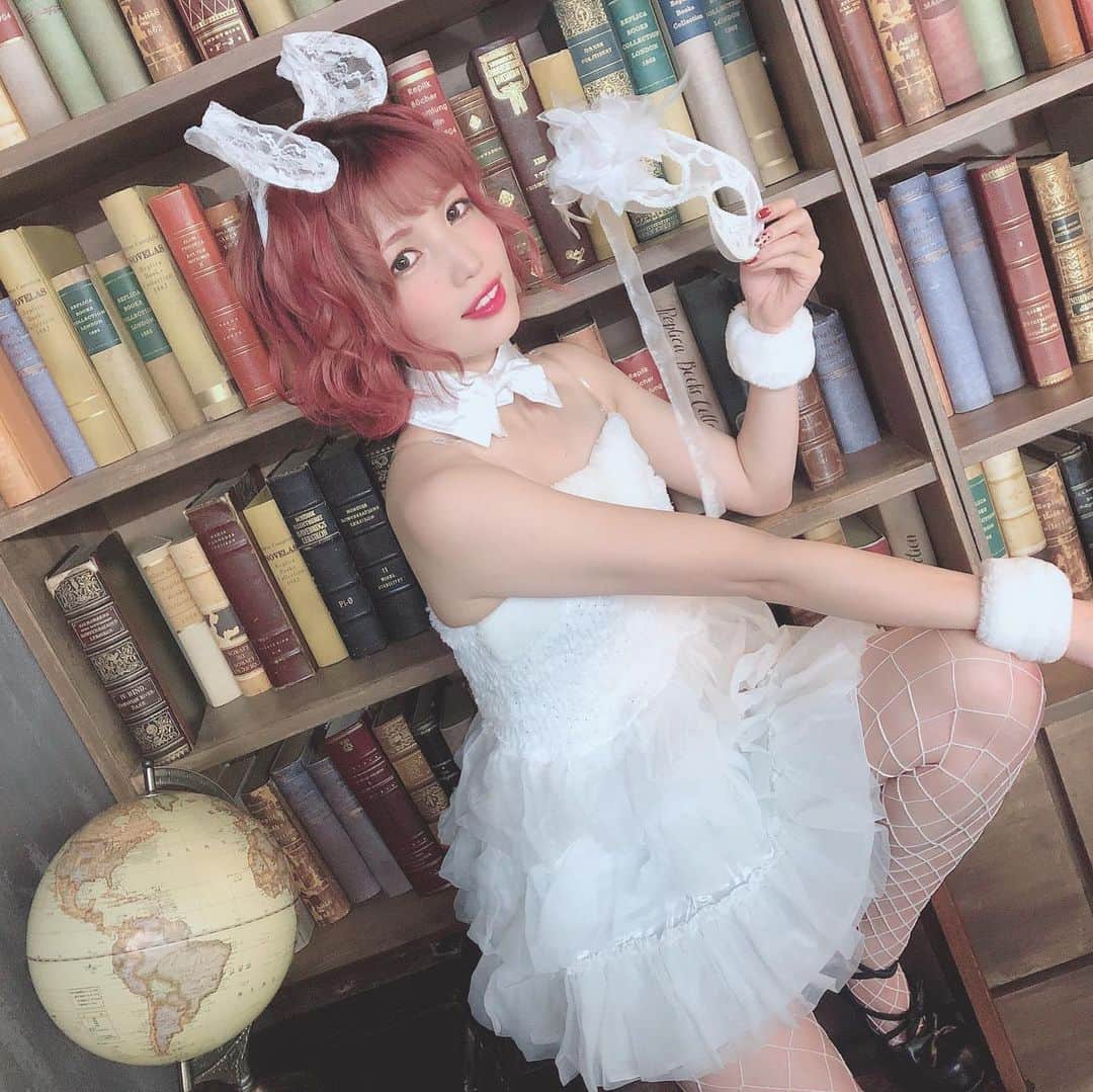 のインスタグラム：「白うさぎにもなりましたんたん . . . #まひるたん2019 #shooting #kawaii  #胡桃沢まひる #まひてん天使かよ #生誕祭まで #ドキドキである #やるしかない #rabbit #bunnygirl #1130あけておいてね」