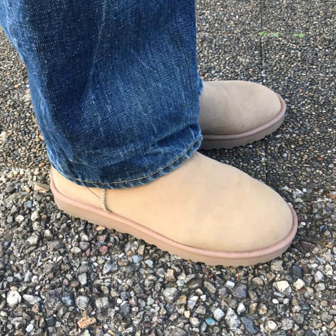 宇野薫のインスタグラム：「UNO☆KICKS  今朝は寒かったので、 UGGはじめました。  デニムは #levis517 #ビックE  #unokicks #ugg #uggjapan  #ただの古着好きです #宇野薫」