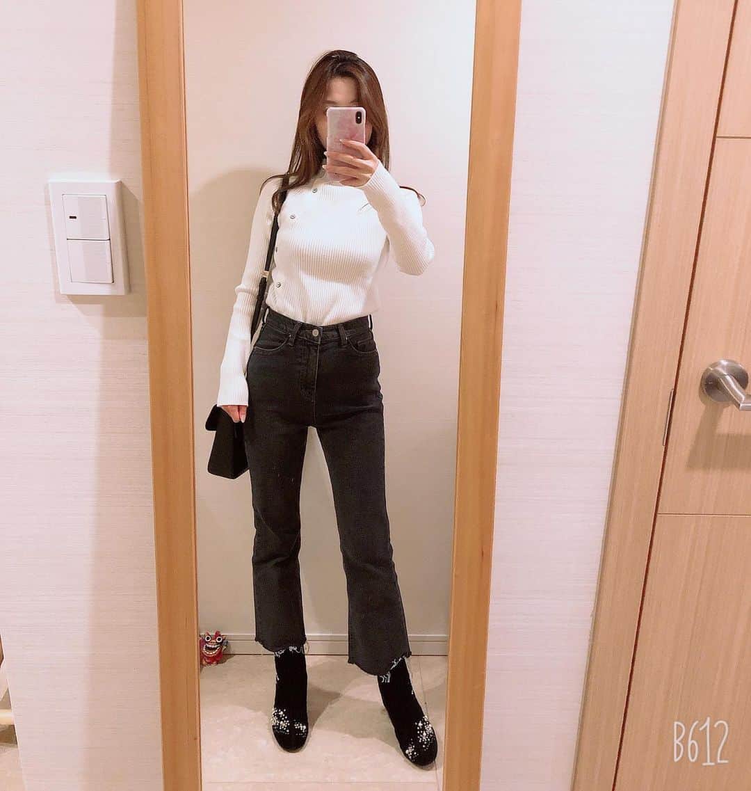 のインスタグラム：「あったかニットは @beep_ss 🧶💓 夜お茶したよ♪♪ 寒いからお風呂温まって寝ようか☺️🛀✨ #fashion #beep_ss #冬コーデ #chuu」
