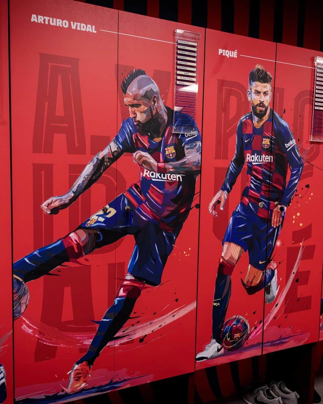 FCバルセロナさんのインスタグラム写真 - (FCバルセロナInstagram)「🔜 #BarçaSlavia 😍 Barça’s locker room. Ready ✅ 🙌 Nuevo look en nuestro vestuario 👍 Ens encanta! 💙❤」11月6日 0時15分 - fcbarcelona