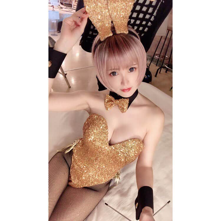 赤木クロさんのインスタグラム写真 - (赤木クロInstagram)「ダームさんのゴールドバニー🐰 、 、 、 、 、 、 #anime #animegirl #animejapan #animeworld #japan #japanesegirl #日本 #サブカル #漫画 #comic #cos #cosplay #cosplayer #cosplaygirl #cosplayers #コスプレ #コスプレイヤー  #gravure  #lingerie  #일본여자 #코스프레 #그라비아 #角色扮演 #bunnygirl #bunny #bunnygirls #バニーガール」11月6日 0時25分 - akagikuro