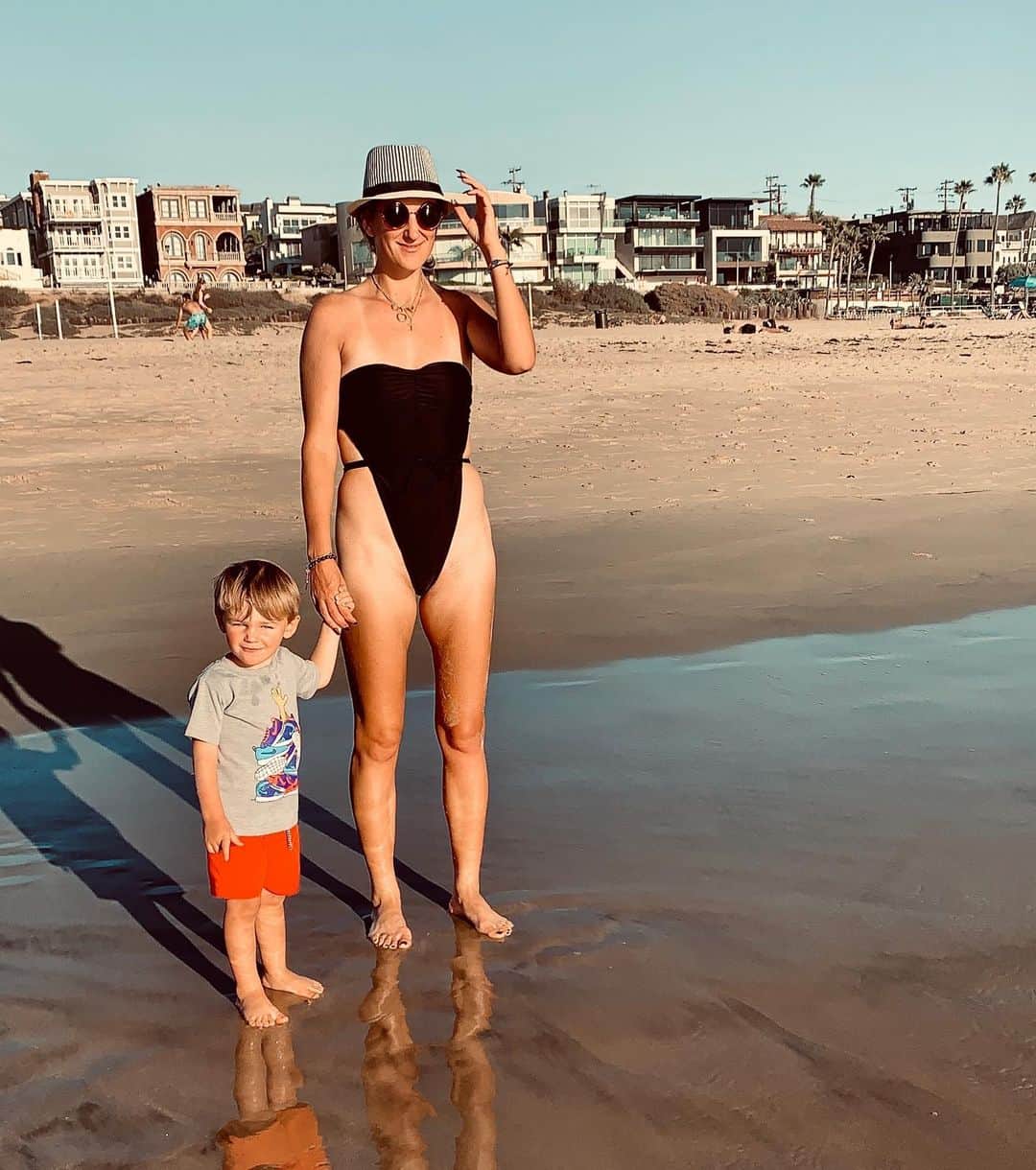 ビクトリア・アザレンカのインスタグラム：「Seas the day 🌊 ☀️」