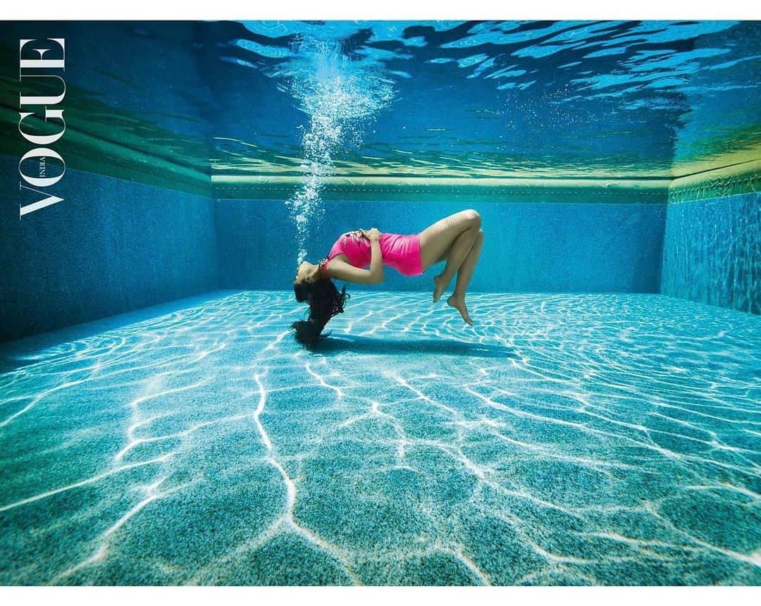 アリア・バットのインスタグラム：「🧜‍♀️」