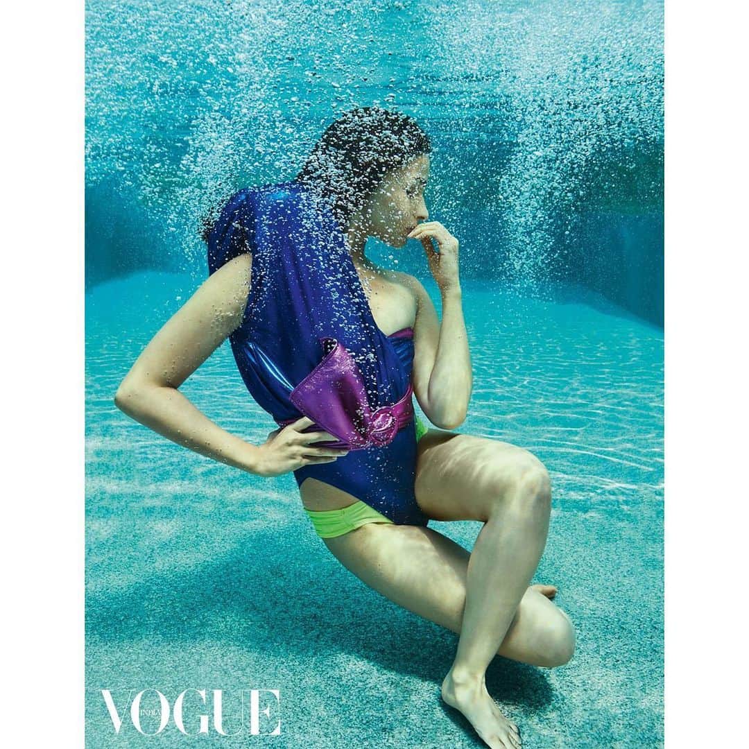 アリア・バットのインスタグラム：「🐠」
