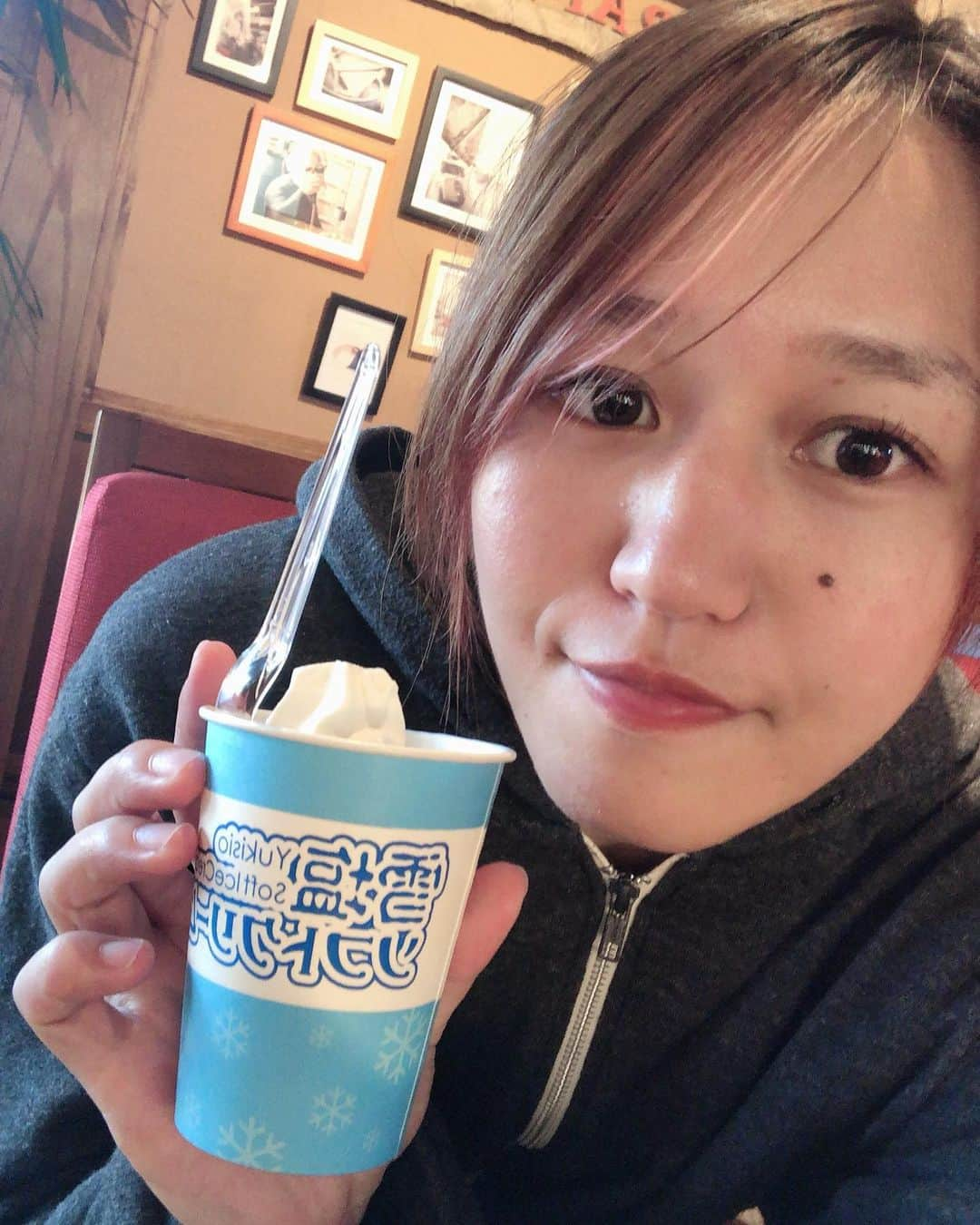 朱里さんのインスタグラム写真 - (朱里Instagram)「🍦🍦🍦 #宮古島　#沖縄　#雪塩　#思い出 #写真　#アイス #icecream #memory #okinawa」11月6日 1時14分 - syuri_official