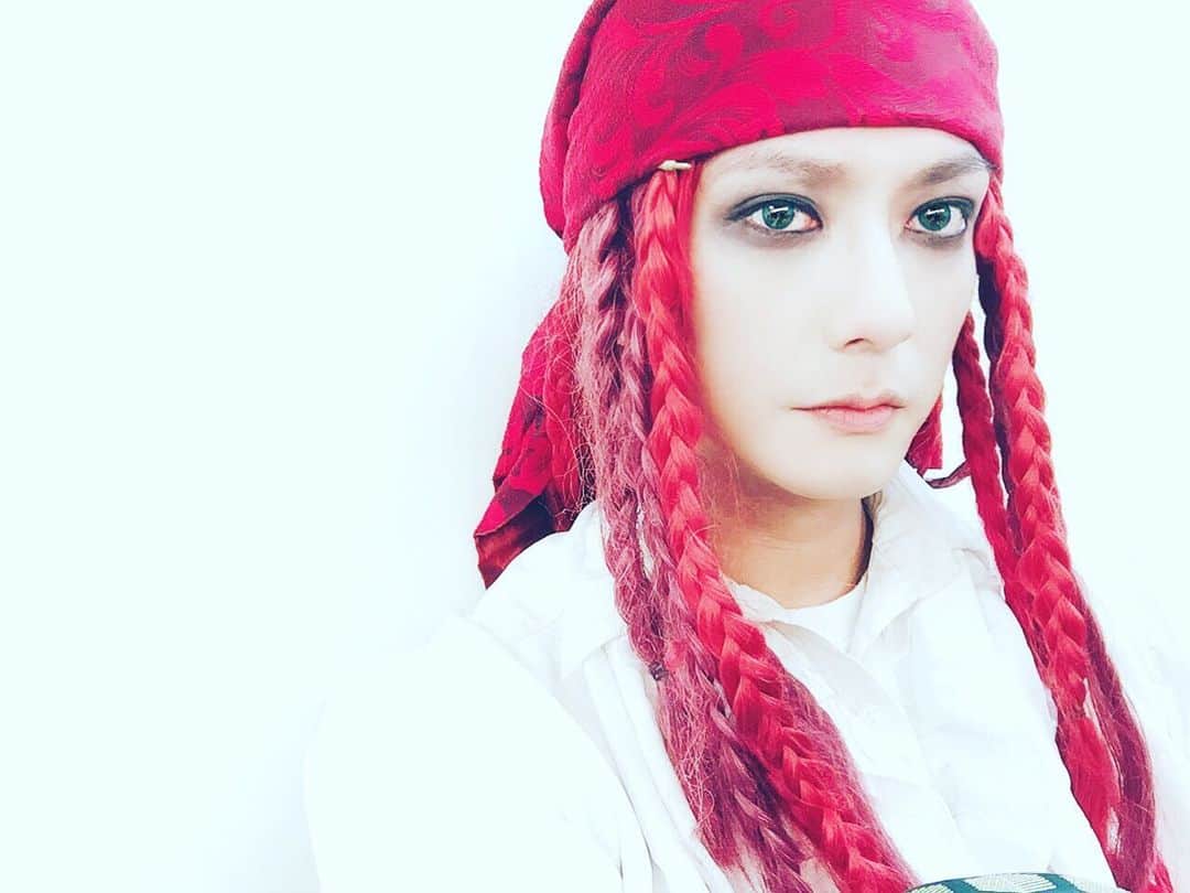 のインスタグラム：「おやすみ💤」