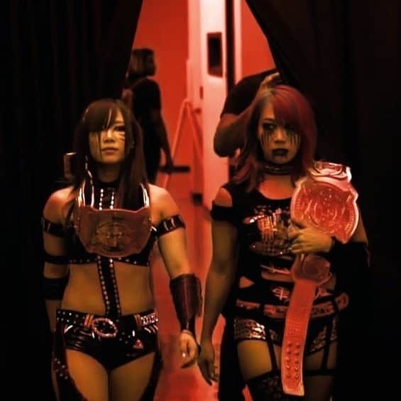 カイリ・セインさんのインスタグラム写真 - (カイリ・セインInstagram)「#Raw, #Smackdown, #WWENXT... We welcome all challengers🤡⚓️ #KabukiWarriors」11月6日 1時31分 - official_kairi
