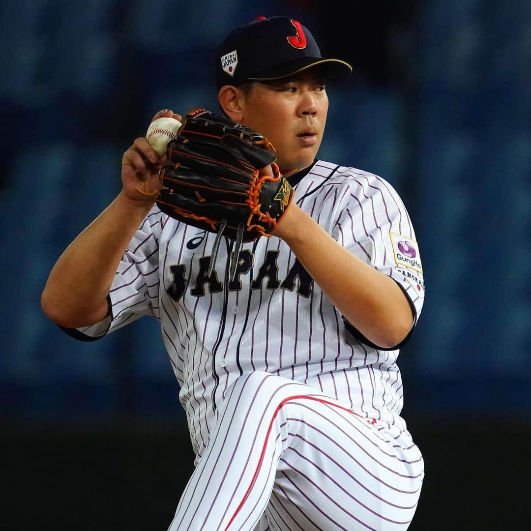 侍ジャパンさんのインスタグラム写真 - (侍ジャパンInstagram)「⠀ 第2回 WBSC プレミア12 オープニングラウンド 第1戦 日本 8 - 4 ベネズエラ  菊池涼介が3安打2打点の活躍✨ ルーキー・甲斐野央が逆転を呼び込む力投💪  #侍ジャパン #Premier12 #稲葉篤紀 #山口俊 #giants #甲斐野央 #sbhawks #菊池涼介 #carp #山崎康晃 #baystars」11月6日 1時36分 - samuraijapan_official