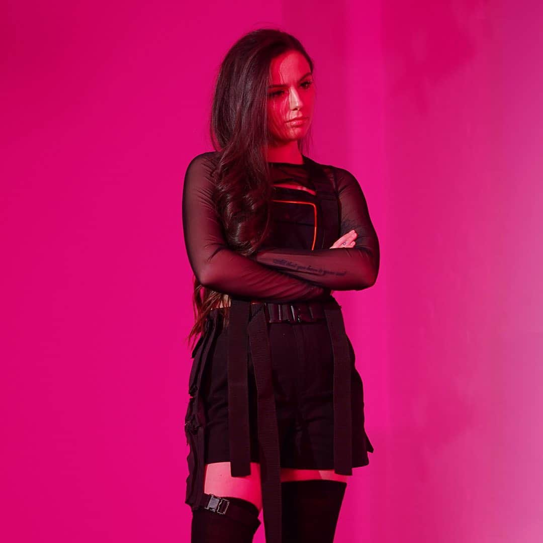 シェール・ロイドのインスタグラム：「💗💗💗💗 @glo.official」