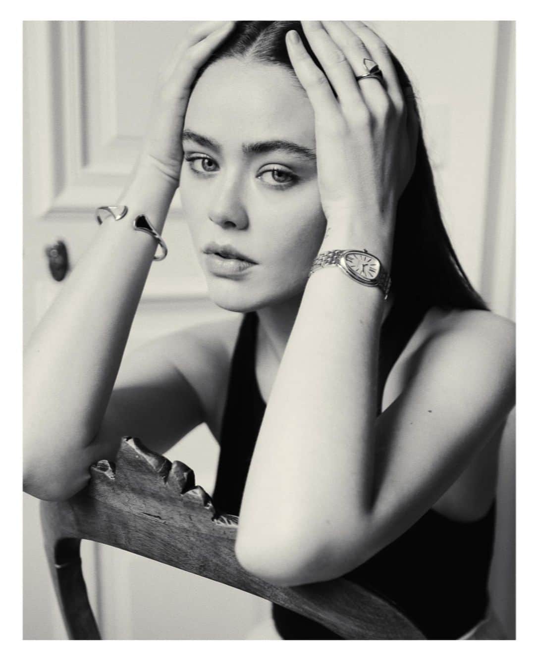 クリスティナ・バザンのインスタグラム：「Always a pleasure to work with the @bulgariofficial family and wear their creations 🌙 shot by @deerjade_ 📷 #Bvlgari #DivasDream #BvlgariSplendida」