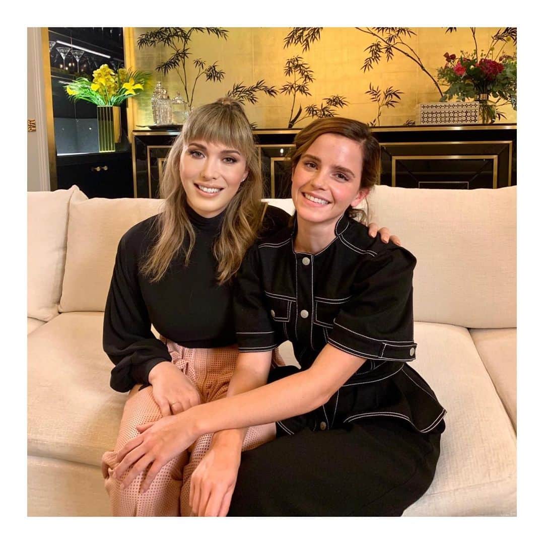 エマ・ワトソンのインスタグラム：「How not to love this amazing woman?! I first met @paris.lees last year and was struck by her passion for activism, her intelligence, her wit and her beauty. She has given me a book every time I've seen her, including the first time we met. ❤  Paris is co-founder of All About Trans (a project to positively change how the media understands and portrays trans people) and a supporter of @mermaidsgender.  Check out some of her brilliant writing here: http://www.theguardian.com/profile/paris-lees and here: www.vogue.co.uk/profile/paris-lees And she has a book out soon too!  I respect her work deeply so it’s an honour to have been interviewed by her for @britishvogue. Link to video interview in bio.  THANK YOU Paris!」