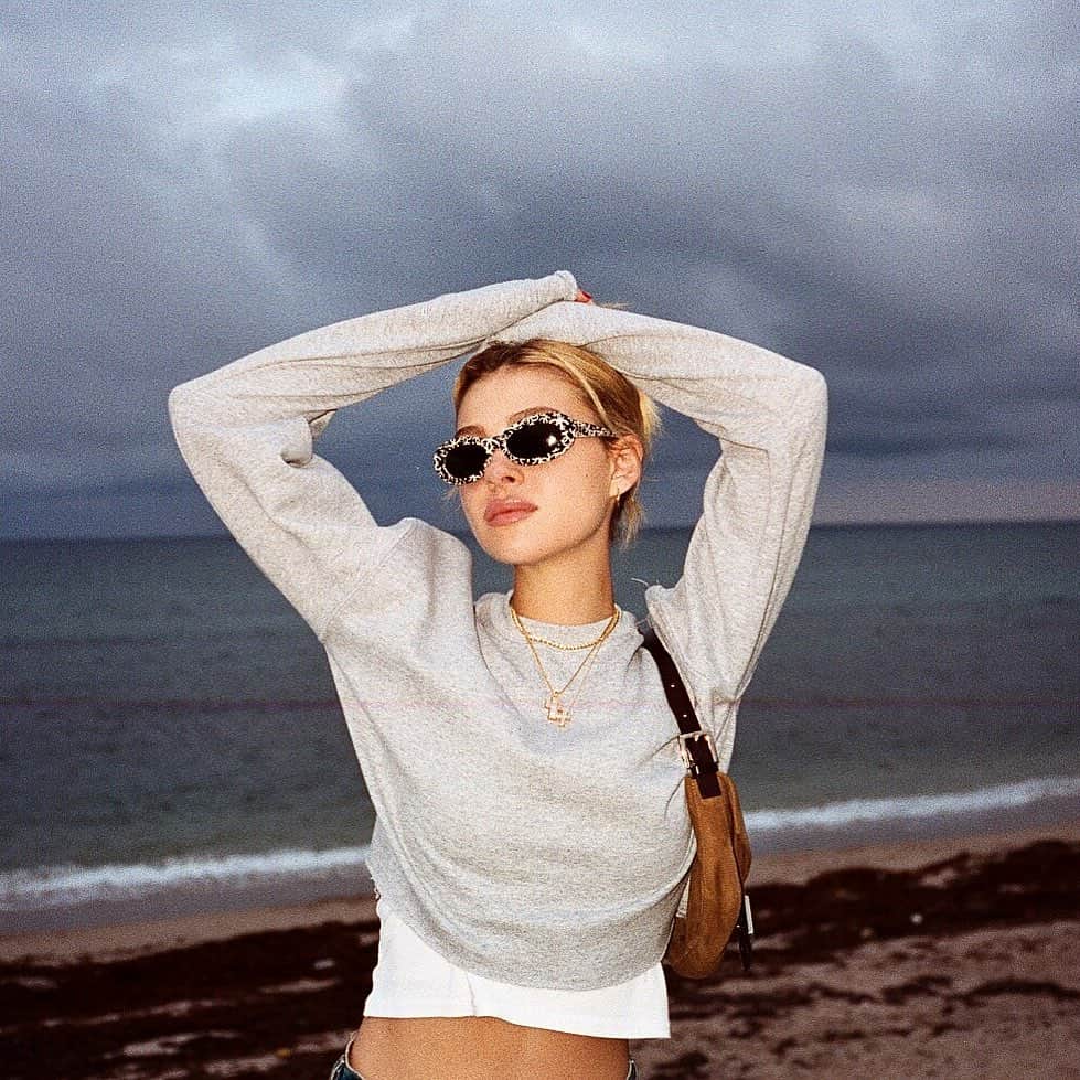 ニコラ・ペルツのインスタグラム：「☁️」