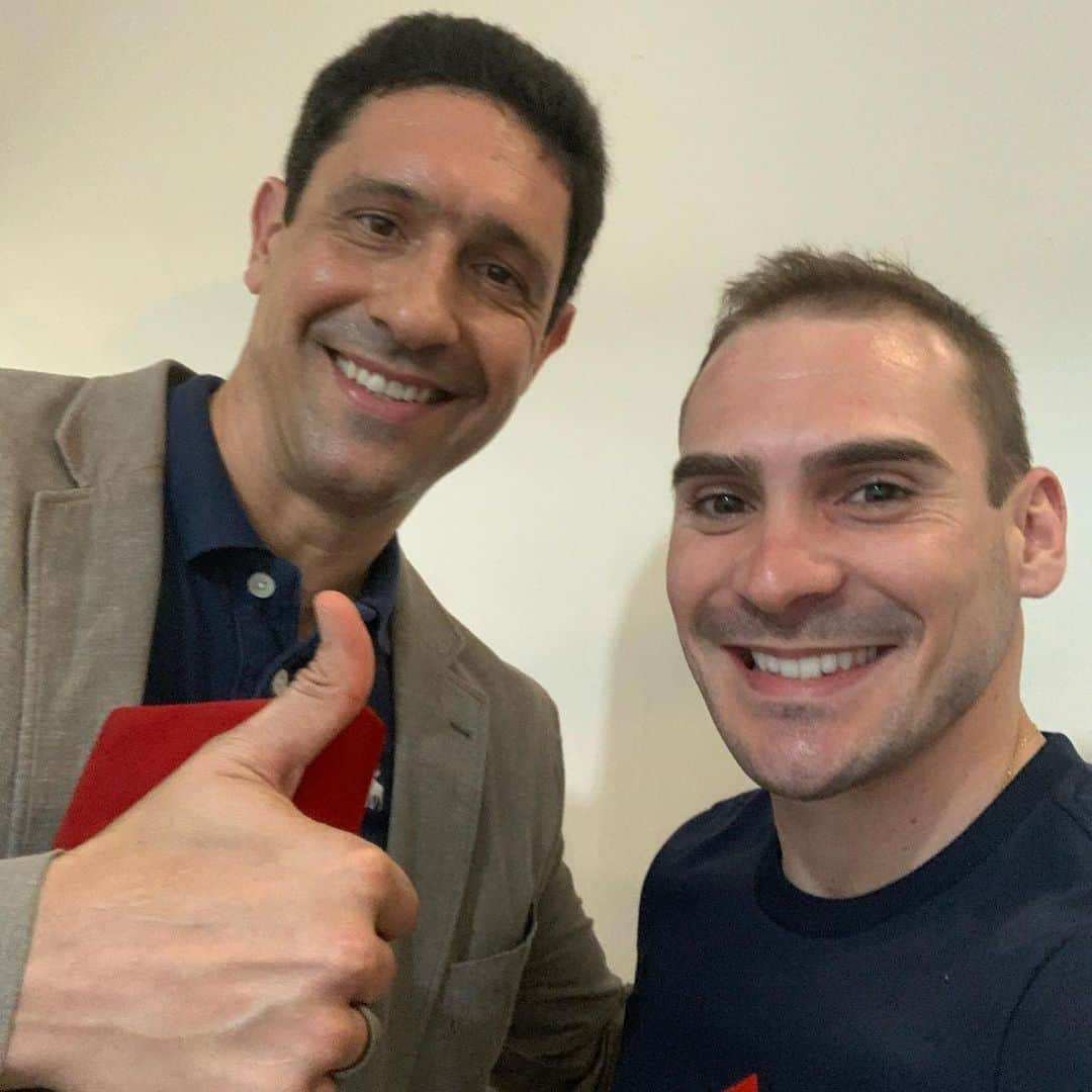 アルトゥール・ザネッティさんのインスタグラム写真 - (アルトゥール・ザネッティInstagram)「Revendo meu grande amigo e inspiração @gustavo.borges 🇧🇷🇧🇷🤸🏻‍♂️🏊🏻‍♂️」11月6日 3時26分 - arthurzanetti