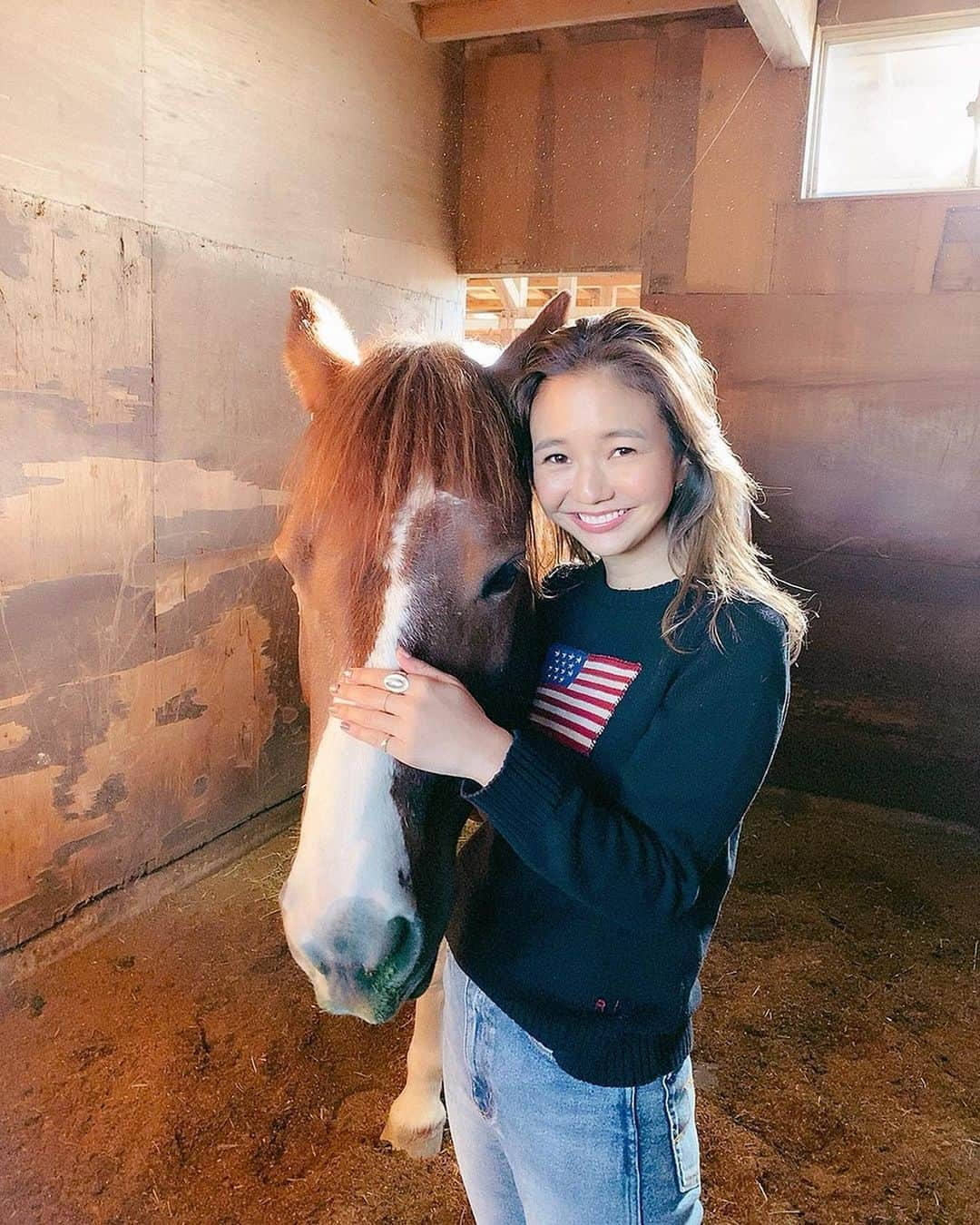 宮崎絹子さんのインスタグラム写真 - (宮崎絹子Instagram)「今日も🐎❤️ ㅤㅤㅤㅤㅤㅤㅤㅤㅤㅤㅤㅤㅤ もっと上手になれるようにがんばります❤️ シャイニーいつもありがとう❤️素敵な休日をありがとう❤️ ㅤㅤㅤㅤㅤㅤㅤㅤㅤㅤㅤㅤㅤ 本当に動物はかわいいなあ 海と動物 私の大好きなものぎゅっと 癒された✨」11月6日 16時13分 - babykiy