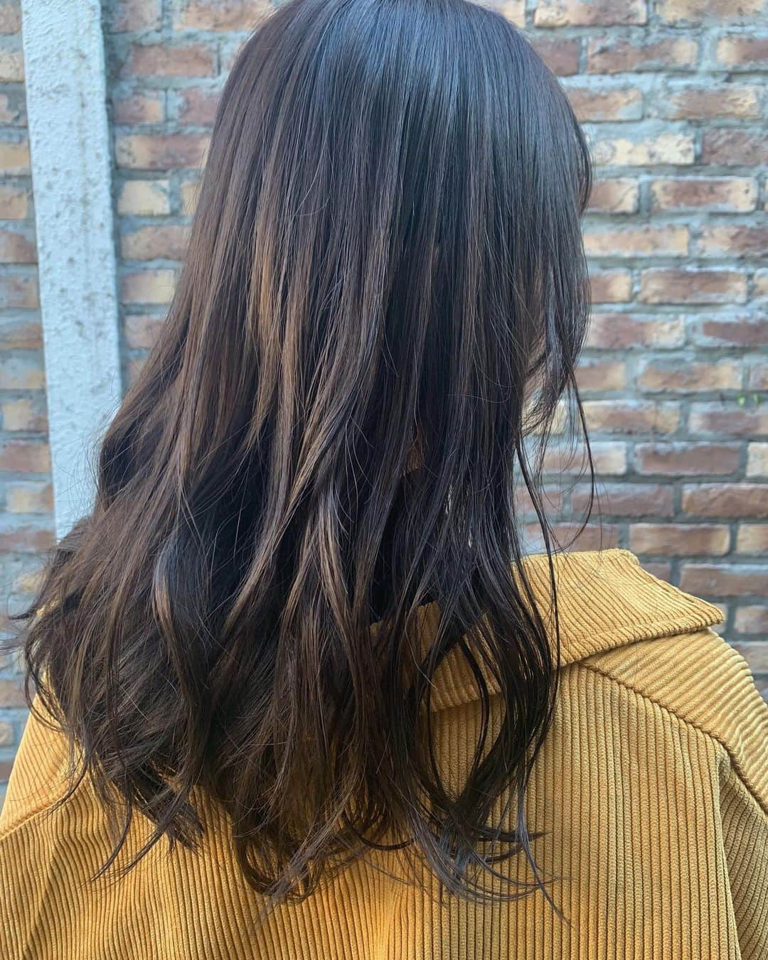 松田美里さんのインスタグラム写真 - (松田美里Instagram)「髪色チェンジです🌲 #new#haircolor」11月6日 15時01分 - miri_matsuda