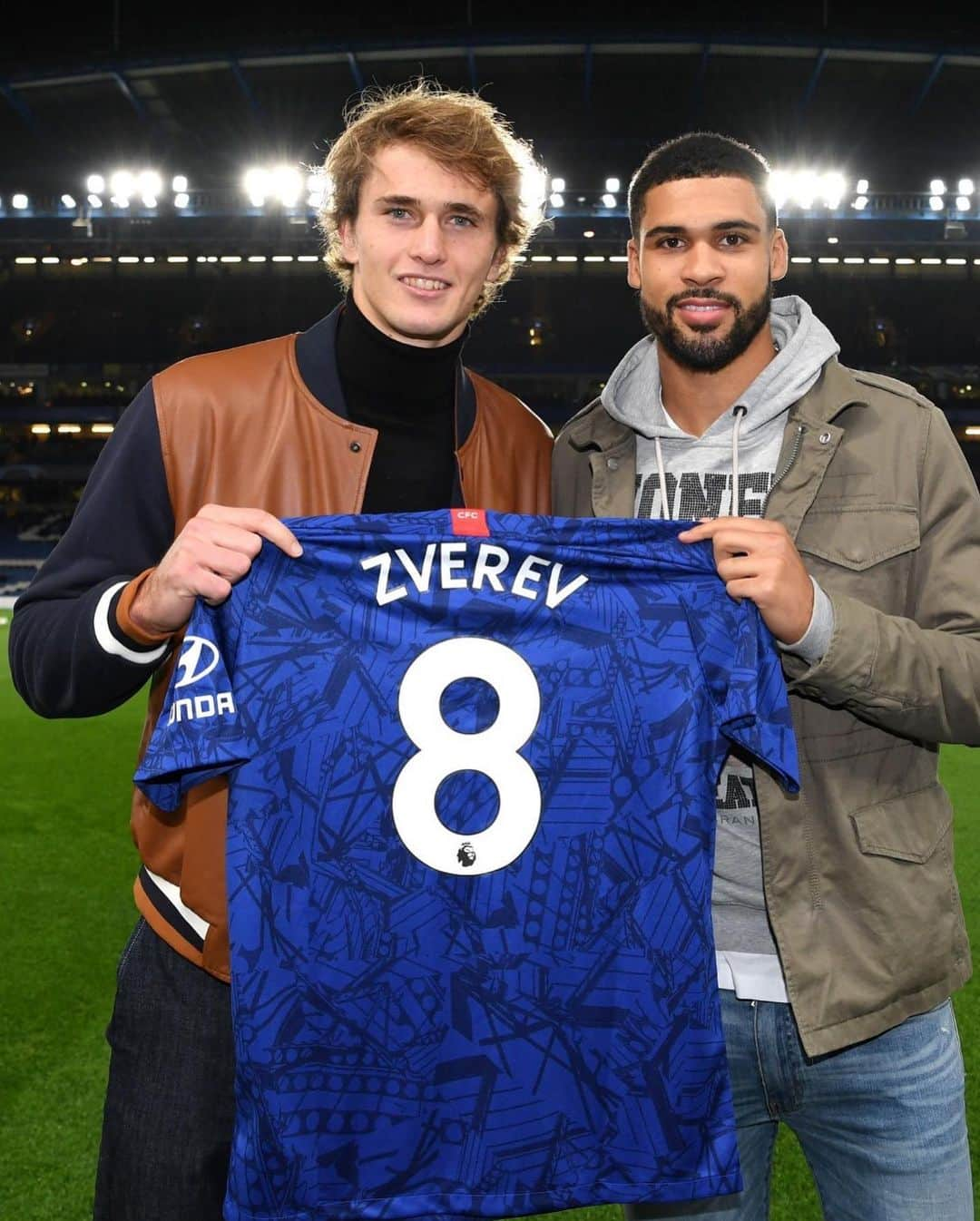 アレクサンダー・ズベレフさんのインスタグラム写真 - (アレクサンダー・ズベレフInstagram)「2 reds. 2 penalties. 2 disallowed goals. What a visit to the bridge (p.s I’m still a 🇩🇪 football fan😉) 👏💥🍿🔥@chelseafc @beatsbydre」11月6日 7時28分 - alexzverev123