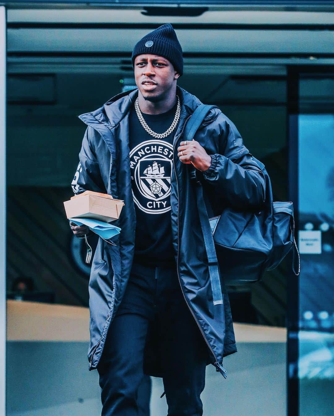 バンジャマン・メンディのインスタグラム：「Back to business 💼 #UCL @dsquared2 X @mancity」