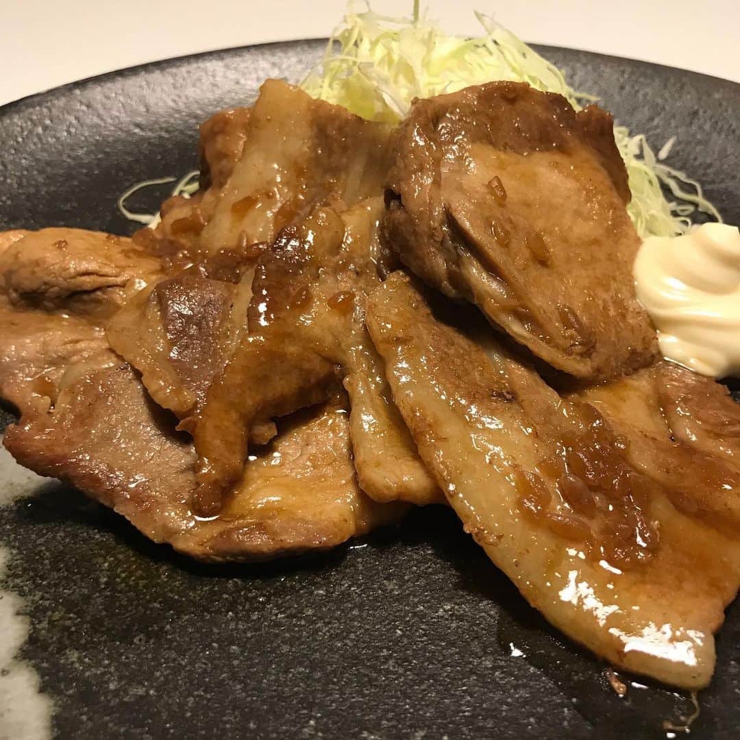 柏木作夢さんのインスタグラム写真 - (柏木作夢Instagram)「国宝級の美味さだった。  世界一好きな生姜焼き。  #nagimeshi #dinner #foodporn #生姜焼き #ポークジンジャー #おうちごはん #l4l #f4f」11月6日 8時39分 - samukashiwagi