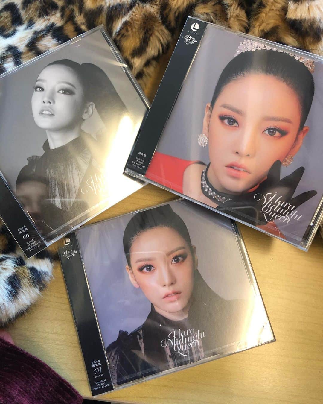 ク・ハラのインスタグラム：「11月13日発売! Midnight Queen+Hello ❤️🙏お願いします！」