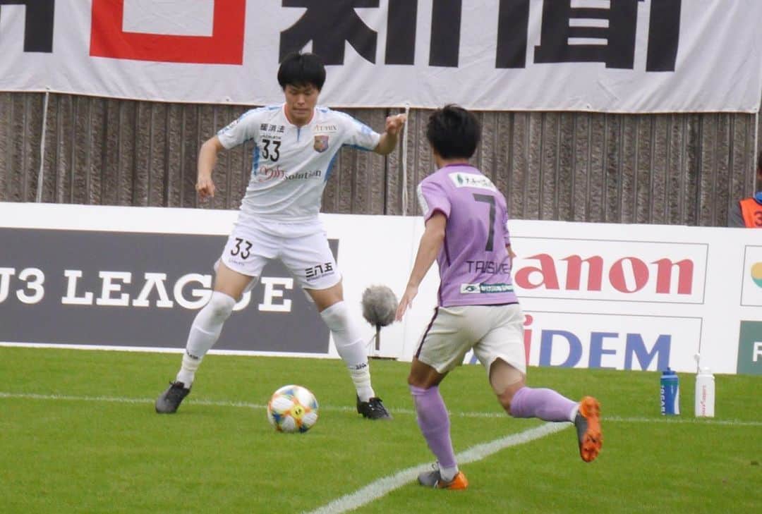 のインスタグラム：「ユース同期対決 in藤枝 どのカテゴリーであってもずっと一緒にやってきた仲間と対戦するのは楽しいです👍  八戸戦もたくさんの応援ありがとうございました！  そしてラグビーロスのみなさん、藤枝の席、、空いてますよっ！  3枚目の写真コメント待ってます。w  #藤枝myfc #名古屋ユース #佐藤和樹 #水野泰輔 #バモス清本」