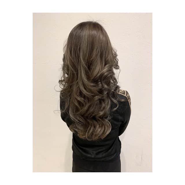 Dcolorさんのインスタグラム写真 Dcolorinstagram グレージュカラー ハイライトローライトが入っていて 立体感のあるカラーです Hair Haircut Haircolor Hairstylist Hairstyles 美容師 麻布十番 ヘアメイク ヘアセット ヘアアレンジ ヘア