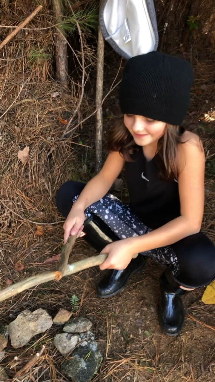 Angie Keiserのインスタグラム：「There’s also a fire pit and she claims to have gotten a spark today 😳 Things are getting dangerous around here 🔥」