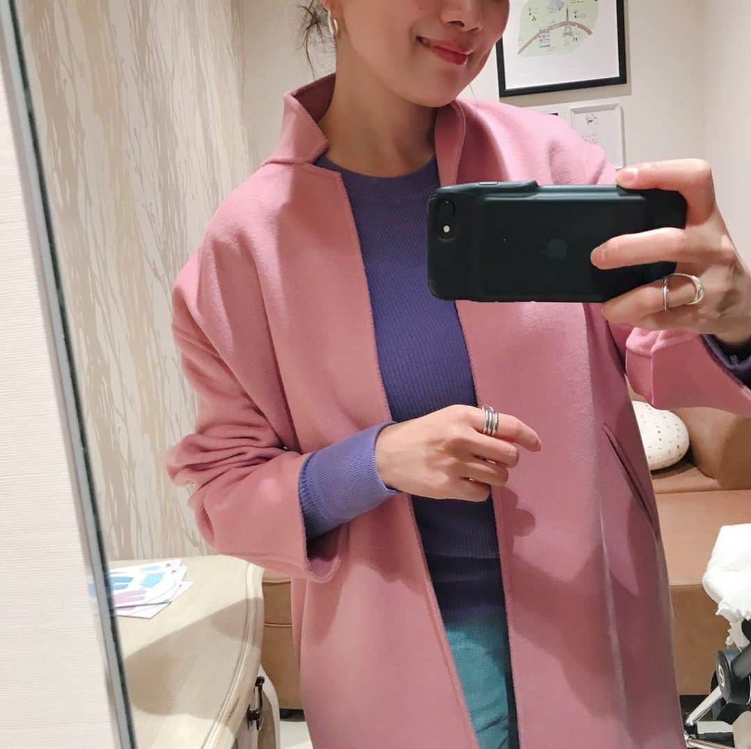 Keikooooooのインスタグラム：「可愛い色のコートを手に入れた 💗💗💗 パープルと合わせてみたよ💜 次は何色と合わせよう〜🥳 綺麗な色を着るとそれだけで元気が出るな◡̈♥︎ . coat @myine_my  tops @my_clozette  denim @stunninglure」