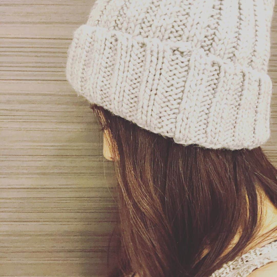 中岡由佳さんのインスタグラム写真 - (中岡由佳Instagram)「ダンスキンのニット帽。トレーニング行く時に被ります。あったかい。 #danskin #knithat」11月6日 16時22分 - yuka_nakaoka