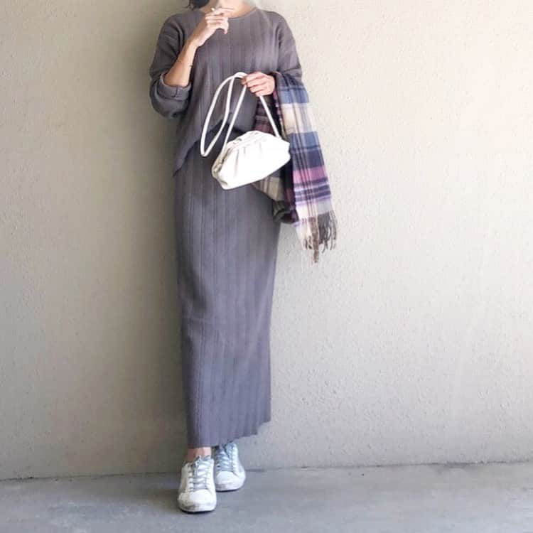 saaaay_kさんのインスタグラム写真 - (saaaay_kInstagram)「2019.11.05 coordinate♡ 楽ちんセットアップにスニーカーで てくてく食べ歩きSTYLE🍺 ・ ・ set up/ #razielblue  bag/ #ricordi stole/ #feerichelu sneaker/ #goldengoose ▷▷▷詳しくはブログに書きました✍️ @saaaay_k」11月6日 16時26分 - saaaay_k