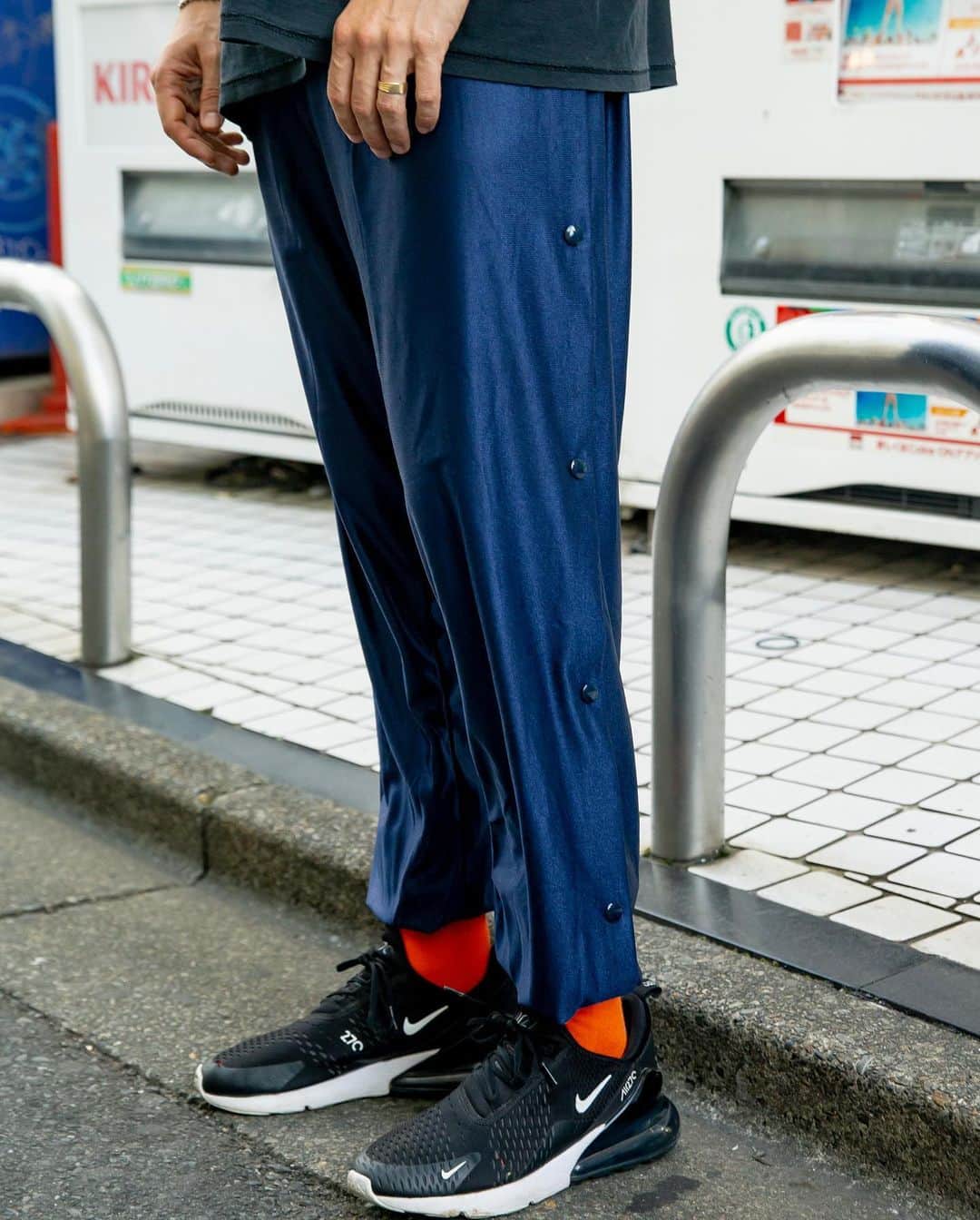 Fashionsnap.comさんのインスタグラム写真 - (Fashionsnap.comInstagram)「【#スナップ_fs】 Name Jake  T-Shirt #vintage Pants #used Shoes #nike Necklace #DegsandSal  #fashionsnap #fashionsnap_men」11月6日 11時35分 - fashionsnapcom