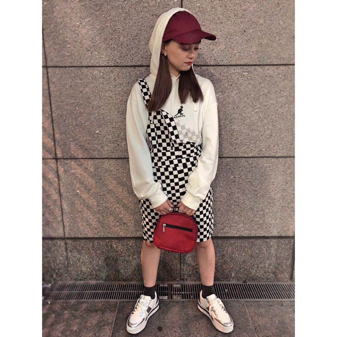 WEGO Global Officialさんのインスタグラム写真 - (WEGO Global OfficialInstagram)「@wego_global_official ⠀ ⠀ ⠀ 🌈✨PICK UP ITEM✨🌈 今天為大家帶來的是袋鼠（KANGOL）、彪馬（puma）和迪凱思（Dickies）三款潮牌衛衣的穿搭🤗🤗 第一個模特是日系少女風的搭配，第二個模特是日系街拍風的搭配。 . . Today we present the sweatshirts outfits from the three popular brands, KANGOL, puma and Dickies🤗🤗 The 1st. model wears them Japanese girly style and the 2nd model wears Japanese street style. ⠀ ⠀ ⠀ #wegoglobalofficial #wego #wegojapan #streetfashion #streetstyle #ootd #coordinate #instafashion #japanesefashion #穿搭 #時尚穿搭 #日系 #日系穿搭 #原宿系 #袋鼠  #彪馬 #dickiessweatshirt #pumasweatshirt #kangol #dickies #puma」11月6日 12時06分 - wego_global_official