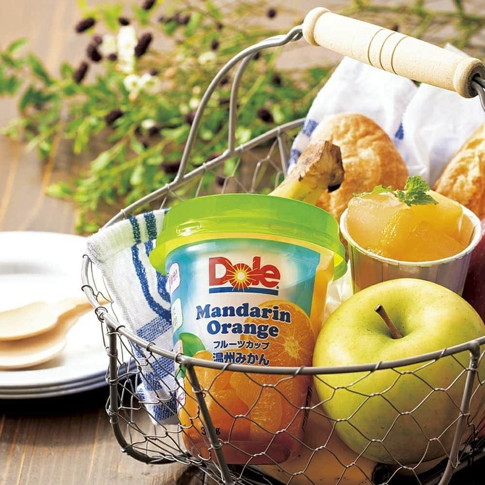 Dole_jp ドール ジャパンさんのインスタグラム写真 - (Dole_jp ドール ジャパンInstagram)「【新商品情報✨】 . ドール フルーツカップ320gシリーズに "温州みかん"が仲間入り‼️🍊 . みかん約2個分入っています。 ジューシーで甘みあっさり。 .  人工甘味料不使用。 忙しい朝や、頑張った日のご褒美に❗😁 . カップなのでお出掛けにも便利です🎵 . . . #dole  #フルーツカップ  #温州みかん  #みかんタイム」11月6日 12時12分 - dole.sunshine.jp
