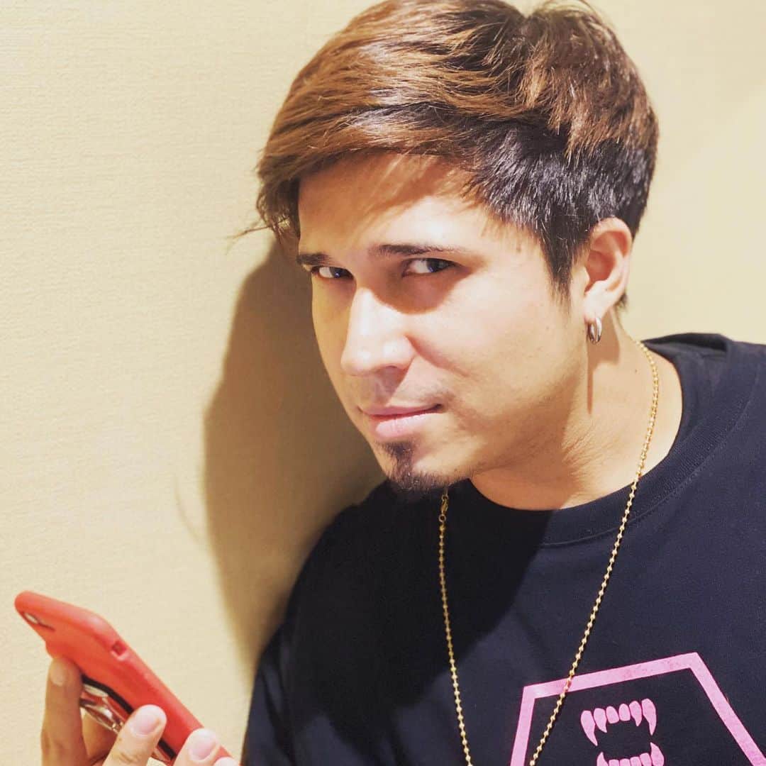 関智一のインスタグラム：「今日の木村昴さん  #ジャイアン #ラップ #コーラ」