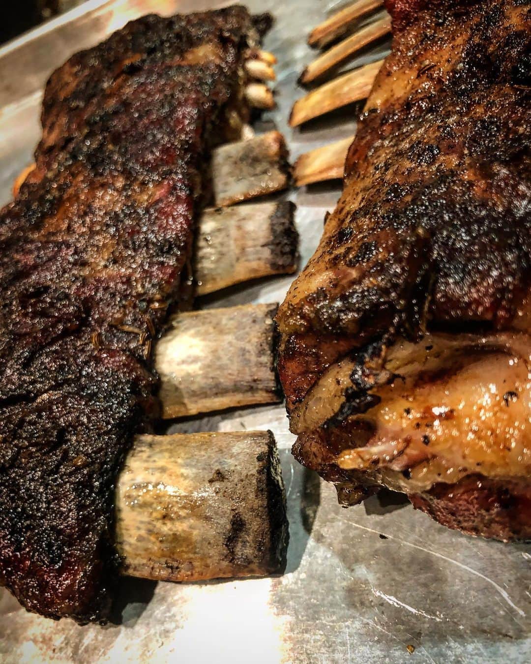 ケリスのインスタグラム：「Dinner for two ;)... Denver Lamb Ribs from the best meat company @dartagnanfoods @bountyandfull」