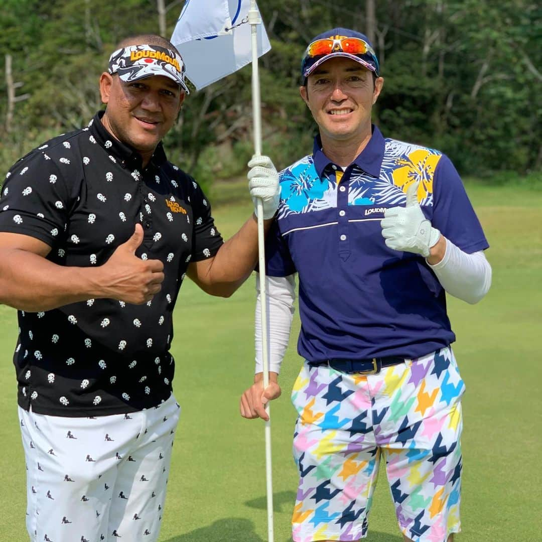 アレックス・ラミレスさんのインスタグラム写真 - (アレックス・ラミレスInstagram)「I had a great time today playing golf 🏌️‍♀️ great friends @mika.nyy @loudmouth_japan_official @kascogolf #crossfitmotomachibay coming soon!!」11月6日 12時56分 - ramichan3