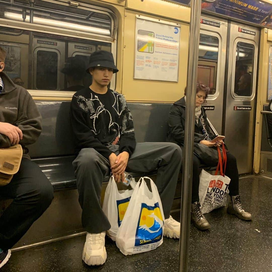 けみおさんのインスタグラム写真 - (けみおInstagram)「me trying to blend in nyc  遂にニューヨークに引っ越ししましたが、ビビりまくりで友達はやくできないかな(_ _).｡o○」11月6日 13時10分 - mmkemio