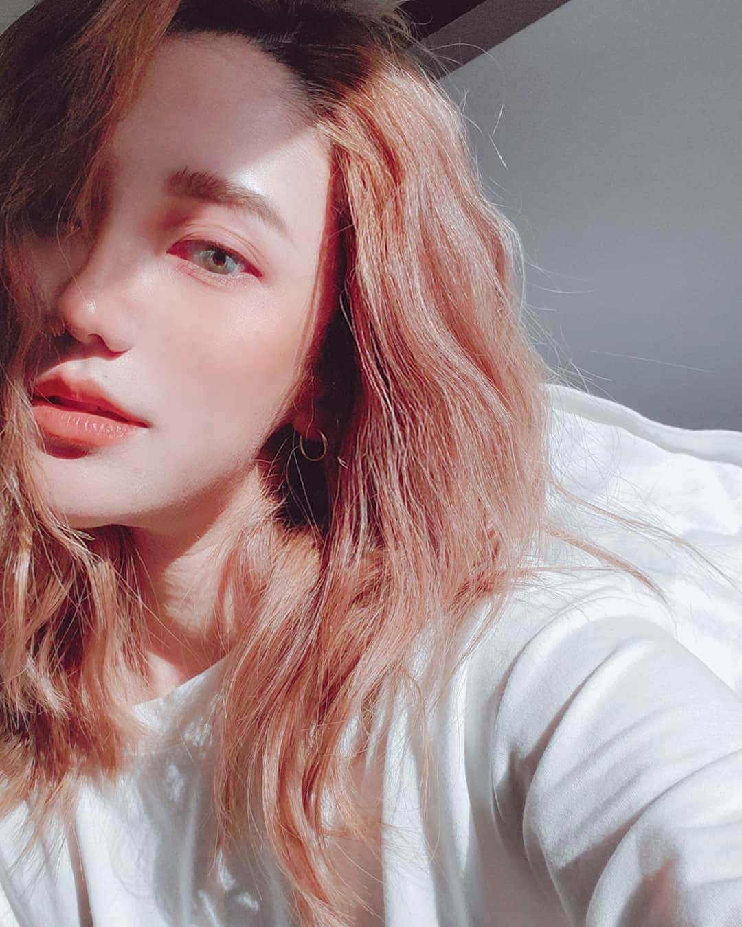 ひかりんのインスタグラム：「☀️ Join me in the Warm sun ☀️ #sun #fall」
