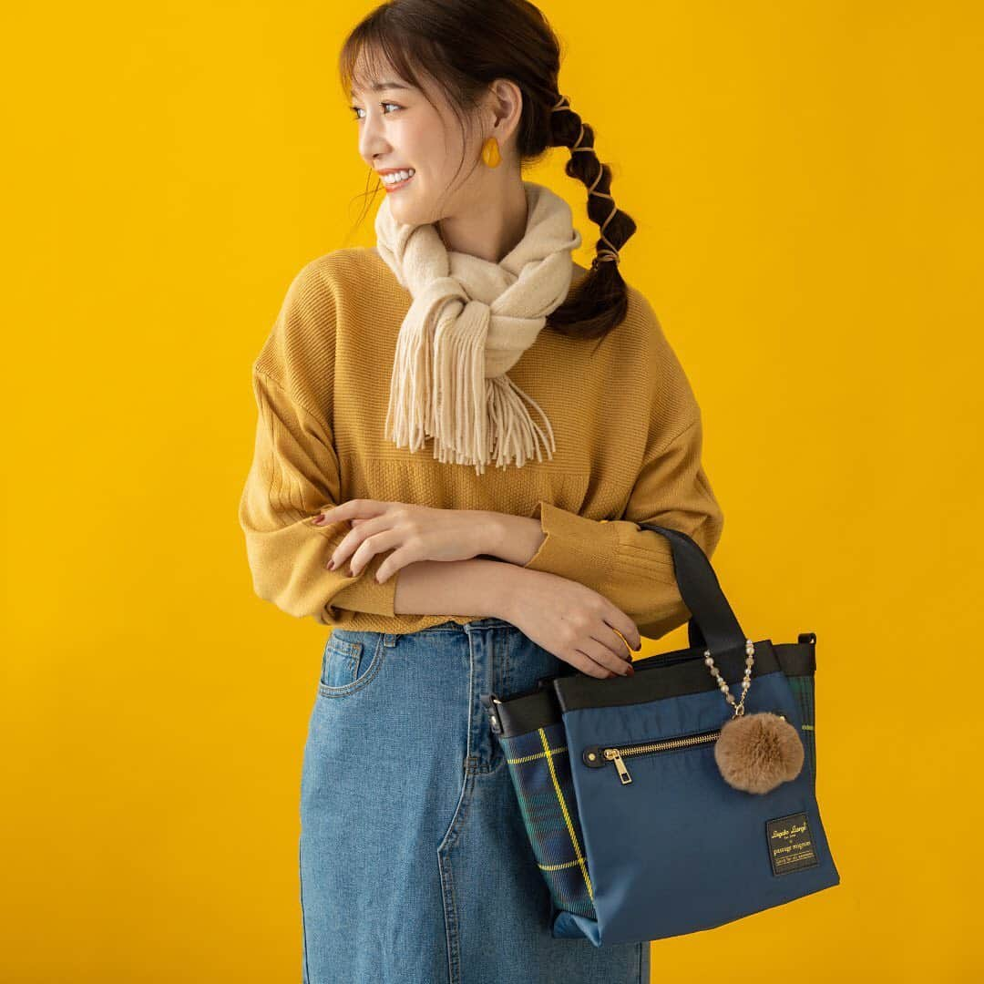 passage mignonのインスタグラム：「Legato Largo®️×passage mignon コラボバッグ💕 . . Legato Largo®️×passage mignon コラボトートバッグは コンパクトながら、ペットボトルが入る内ポケットが2つ付いており収納力もバッチリ😆 . さらに、肩掛けができるショルダー付きでトートにもショルダーにもできる2way仕様✨ . . . #passagemignon#パサージュミニョン#パサージュ#バッグ好き#ショルダーバッグ#2wayバッグ #トートバッグ #新作バッグ #通勤バッグ#通学バッグ#大人可愛い#大人カワイイ#上品可愛い#トレンドファッション#ファッションアイテム#プチプラ高見えコーデ#軽量バッグ#軽いバッグ#ピンク好きな人と繋がりたい﻿#🎀」