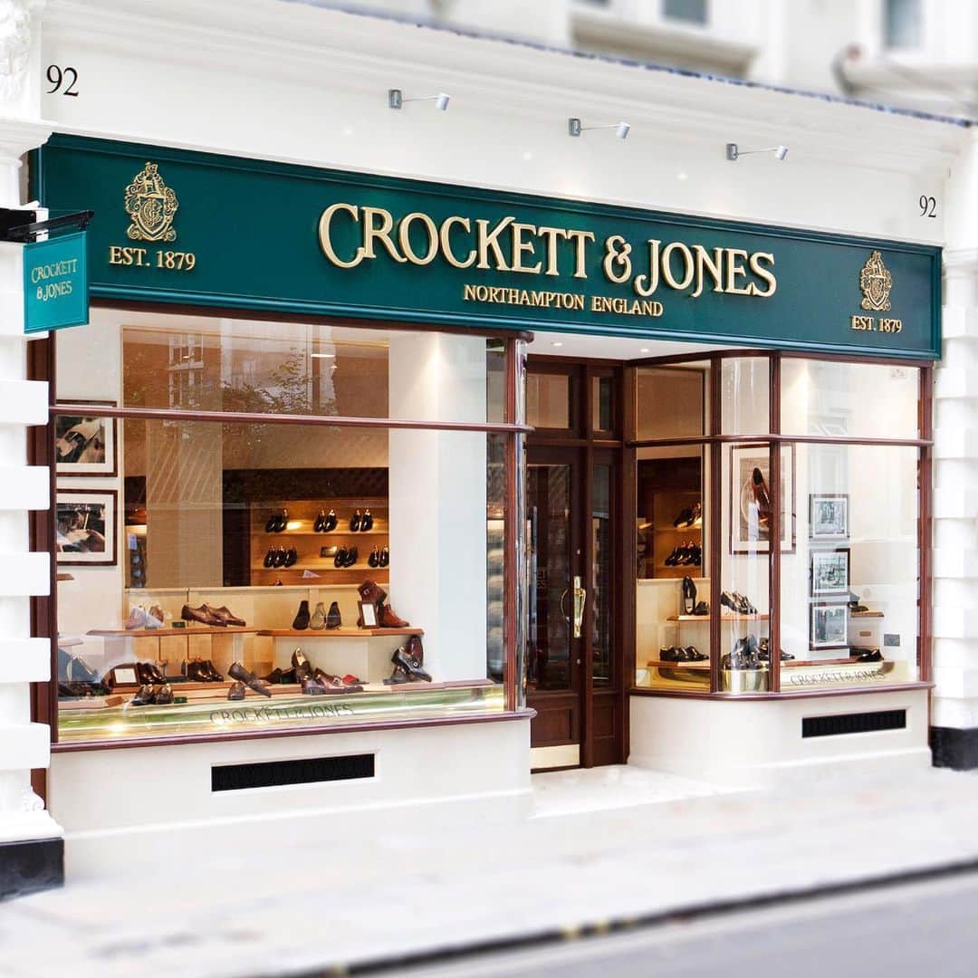 のインスタグラム：「From Retail Around the World 92 Jermyn Street - Undoubtedly, Nathan and Daniel are two of our best dressed Assistant Managers. Certainly, they more than do their bit to fly the flag for Great British style at what is perhaps the best known Crockett & Jones store of all. . Swipe up in our story to read the article. . #crockettandjones #madetobeworn #retail #jermynstreet」