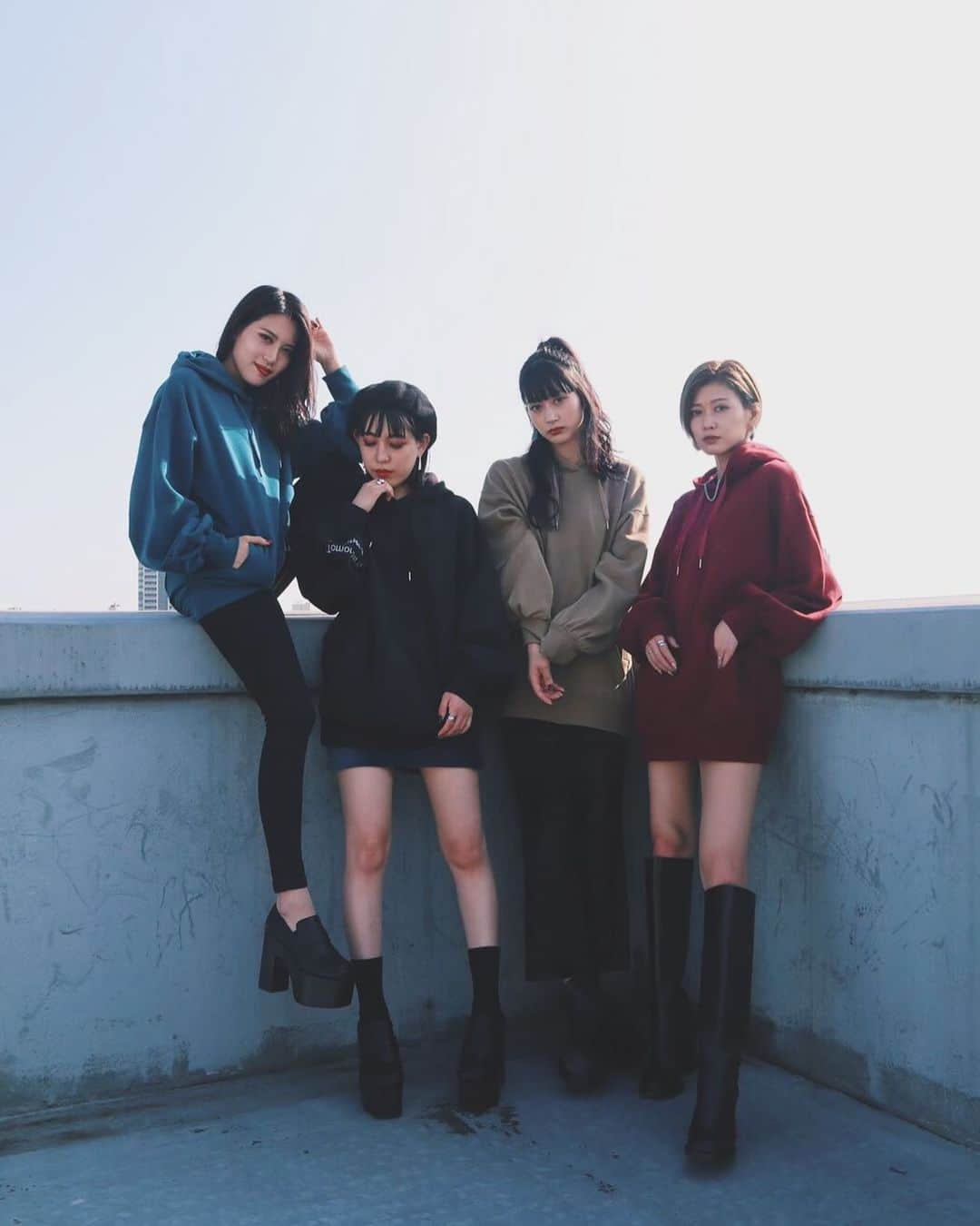 kazuki youdaのインスタグラム：「_  限定のパーカーもかわいんだよな🥰🥰 あしたからルミネ10%OFF❤️ .  ノベルティーもあるし 限定パーカーもあした入荷なので 新宿ルミネエスト店あそびきーてね😘  _  @emoda_snap  @emoda_official  #EMODA」