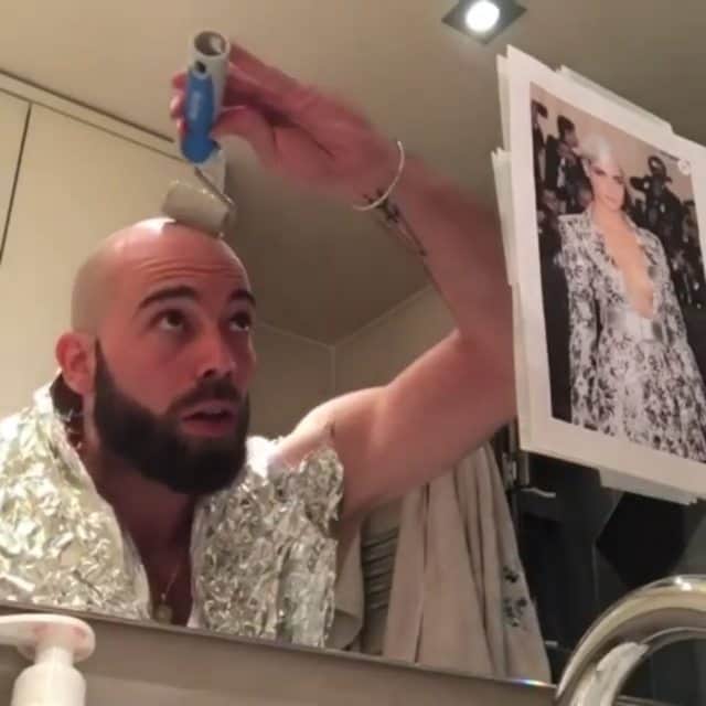 カーラ・デルヴィーニュのインスタグラム：「Spot on, @garygillet.」