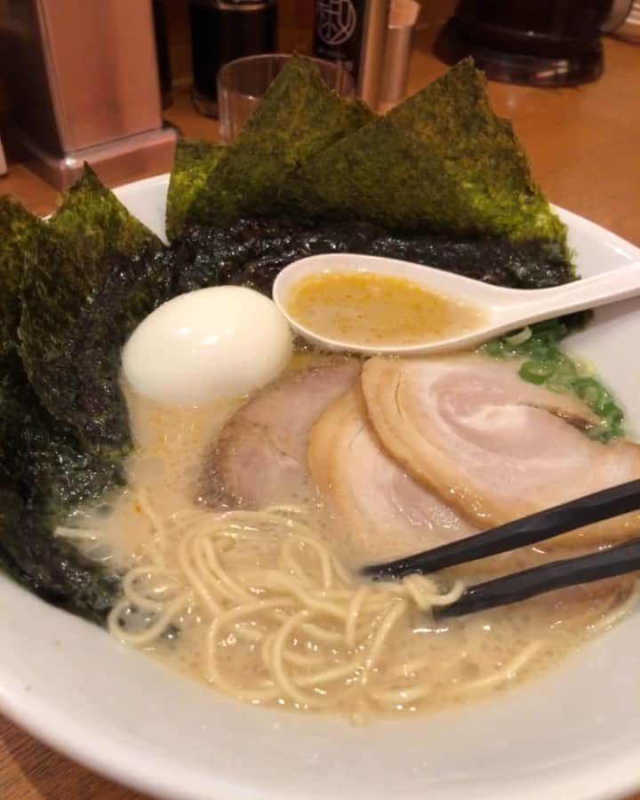 てぃーみきのインスタグラム：「さて、そろそろ年末まで、ラー禁するかな」